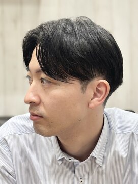 ヨシザワインク プレミアム 横浜 桜木町店(YOSHIZAWA Inc. PREMIUM) メンズツーブロック刈り上げセンターパート理容室