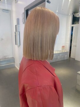 マジコ 梅田(Magico) ダブルカラー/ケアブリーチ/ミルクティーベージュ/レイヤー/梅田