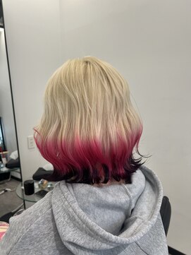 バズ サッポロ バイ フィーネ(BuzZ sapporo by Fi-Ne) ピンクと黒の裾カラー