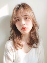 アトレ 福岡大名店(attrait)&nbsp;ベージュミディアム×上質な艶感で叶える大人っぽさ