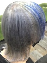 ヘアースペース 練馬店(hair space COCO) シルバーにブルーをインナーで入れてみた