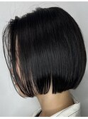 モノトーンブラックミニボブ