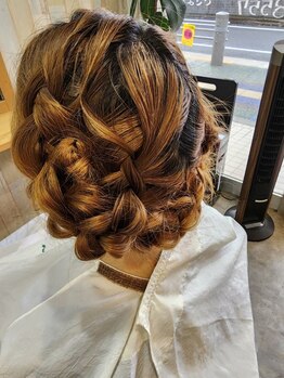 フルフル(Furu Furu)の写真/特別な日はプロにお任せ◇推し活、パーティーなどカジュアル～華やかなスタイル◎着付けも対応(※要問合せ)