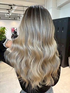 メリー オオサカ(Merly Osaka) 海外漂うバレイヤージュ