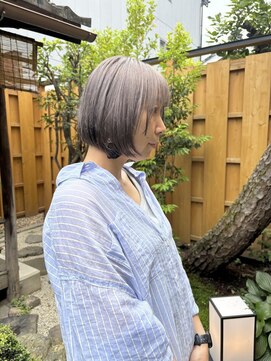 モーダアッカ(moda acca) ダブルカラー☆透明感カグレージュ×艶ボブ@20代30代40代