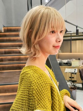 バイエイト(X８) 【透明感抜群】憧れの海外風ブロンド×クビレボブ　『小川』