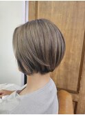 ボブ×グレージュツヤカラー
