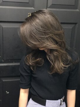 アリュウル 表参道(ALLURE) かきあげバング × グレージュカラー Allure 【千葉英樹】