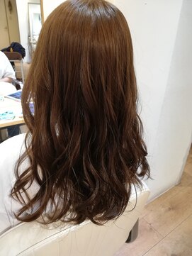 ネウィ 京橋(newi) 【uta*_girls】 satoko オレンジベージュ×ツヤツヤ