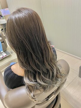 アールモンドヘア新世界 グラデーションカラー