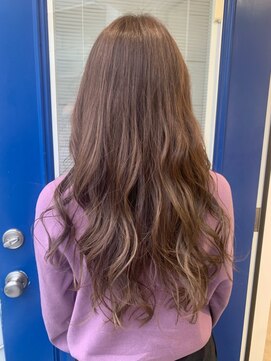 バズ(BUZZ) ハイライトで柔らかさup！ベージュ系カラー★さのあおい