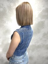 アルマバイロサ(ALMA by ROSA)&nbsp;切りっぱなしボブ×ハイベージュカラー　担当SE-YA