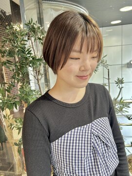 ヘアーアンドメイク ビス(HAIR&MAKE bis) のばしかけショート☆ももこ