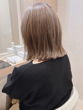 こなれセミディ前髪グレージュくびれヘア似合わせイメチェン50代