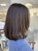 シー(SEA) 抜け感ミディアムヘア