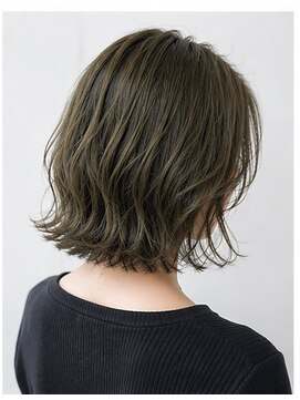 アースオーセンティック 小平店(EARTH Authentic) 外ハネレイヤーボブ