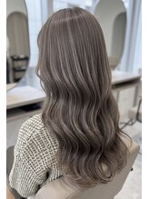 【理想を体現】骨格にフィットする最旬レイヤーカット× 透明感高まる最先端トレンドカラー