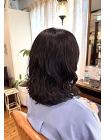 ヘア ミーツ ドレス プレローマ(HAIR meets dress pleroma)&nbsp;暗髪でも軽やかに。大人のレイヤーミディ