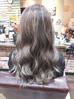 アトリエ ナルー(atelier NALU)&nbsp;外国人風☆ハイライトプラスでブリーチも怖くない！