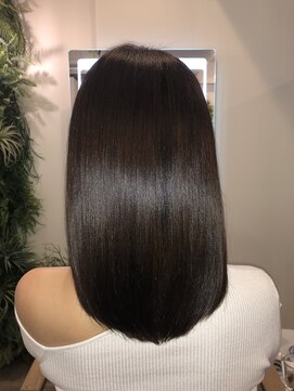 アールサロン アオヤマ(Rr SALON AOYAMA) プラチナミネコラストレート
