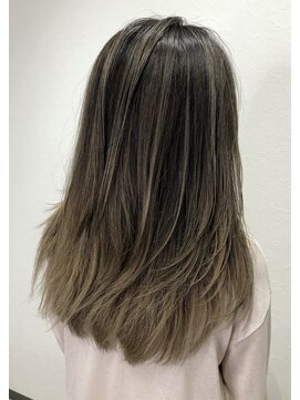 バベル(BABEL Hair Design) 【BABEL】バレイヤージュカラー_耳かけアッシュブラウン