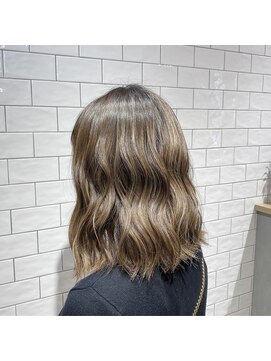 ループウエスト(LOOP WEST) ブロンドベージュグラデーション