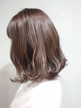 プリーズヘア(Please hair) プラチナベージュの切りっぱなしスタイル