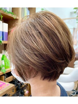 アイズヌーボー(I's NUBOU) 似合わせカット/ショートボブ/ナチュラルカラー/函館