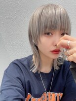 チーカ(chica)&nbsp;マッシュウルフ×ホワイトグレージュ×ボブウルフ