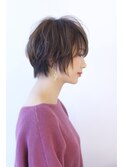 ローライトアッシュブラウン大人かわいい小顔ワンサイドショート