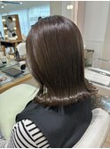 マットベージュ 韓国ヘア 切りっぱなしボブ
