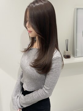 フー(hu) 前髪なしナチュラルストレート