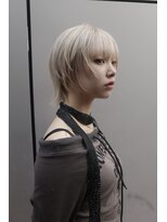 オーオシカシカスペース(OOO YY Space)&nbsp;ウルフ/ホワイトブロンド/ホワイトベージュ/ブリーチ2回以上