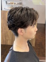 バタクラン(BATACLAN)&nbsp;フェザーパーマ/センターパート/バーバー/メンズカット/パーマ