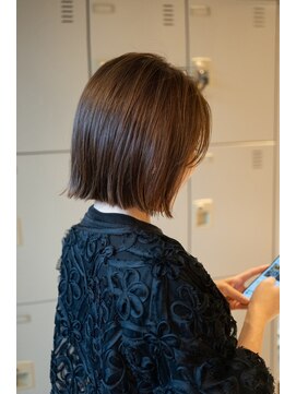 エインアンリー 明治神宮前(AIN.ANLY.) ボブ、ミニボブ、切りっぱなしボブ、外ハネボブ、大人ボブ