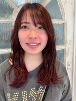 フォークロア(Folklore)&nbsp;▼夏はパキっとカラーに！赤い髪色でオシャレ可愛く