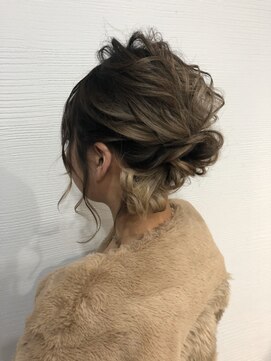 ヘアーズエモーション ゼルク(Hair's Emotion ZERUCH) アップスタイル