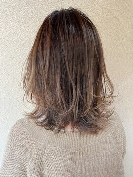 ネオリーブ クタ 町田店(Neolive kuta) 【Neolivekuta 町田】ミディアム×ハイライトグラデーション