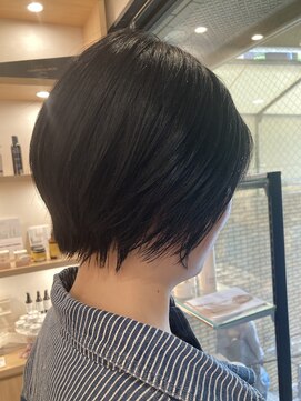 アールヘア ナチュラルアンドオーガニックサロン くびれショート/暗髪オーガニックカラー