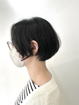 ラベスト バイ セロ 池袋メトロポリタン前(LOVEST by CERO) センターパートショートボブ ボブヘア/韓国/ショートカット