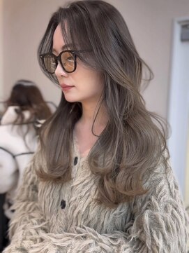 ウェイズトウキョウ 新宿店(Ways TOKYO) レイヤーカット グレージュカラー ハイライトカラー 前髪