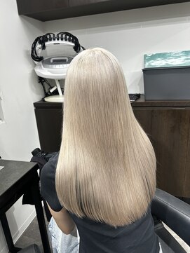 アイズ 横浜(IS) 【RIKA指名】ホワイトベージュ/ケアブリーチトリプルカラー