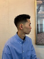 ビーバイエイトジェンツ(Bee by EIGHT GENTS)&nbsp;MEN’S HAIR/サーフカール/刈り上げセンターパート/心斎橋