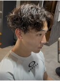 センターパート×シャドウパーマ