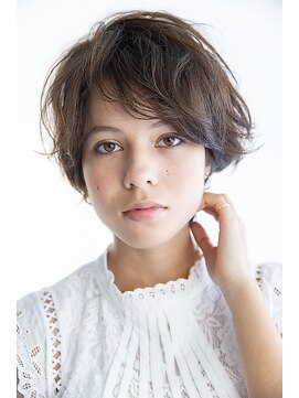 ビューティーアンドケアカロン(Beauty and Care CALON) 程よいぬけ感と深みのあるエアリーショート