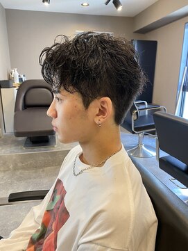 エイル 北堀江(Eir) 【前下がりかきあげスパイラル】