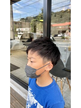 グロー(glow) お子様/ツーブロック/アシンメトリー/キッズカット