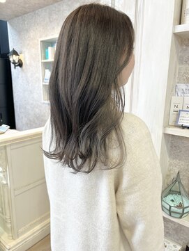 キャアリー(Caary) 福山市Caary青み寒色ベージュ/くすみグレージュインナーカラー