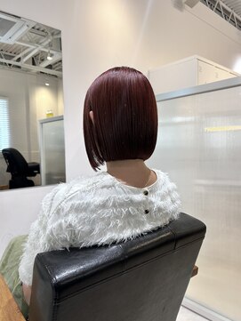 マチルダ(Matilda) Pink red×切りっぱなしボブ