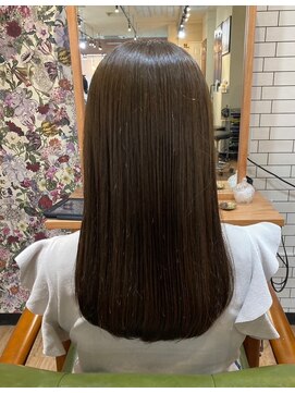 オーストヘアジジ(Aust hair Gigi) オリーブベージュ